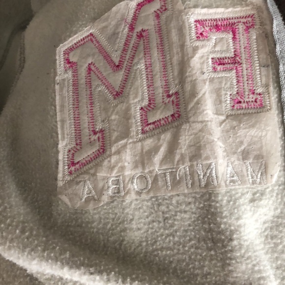 University of Manitoba Zip-Up Hoodie - Picture 7 of 15